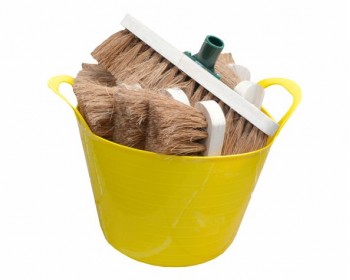 Bucket of 10in Coco Bristle Brush Heads With Sockets